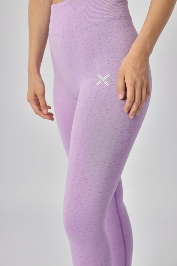 Vigor Seamless Croptop in Purple - Image 4